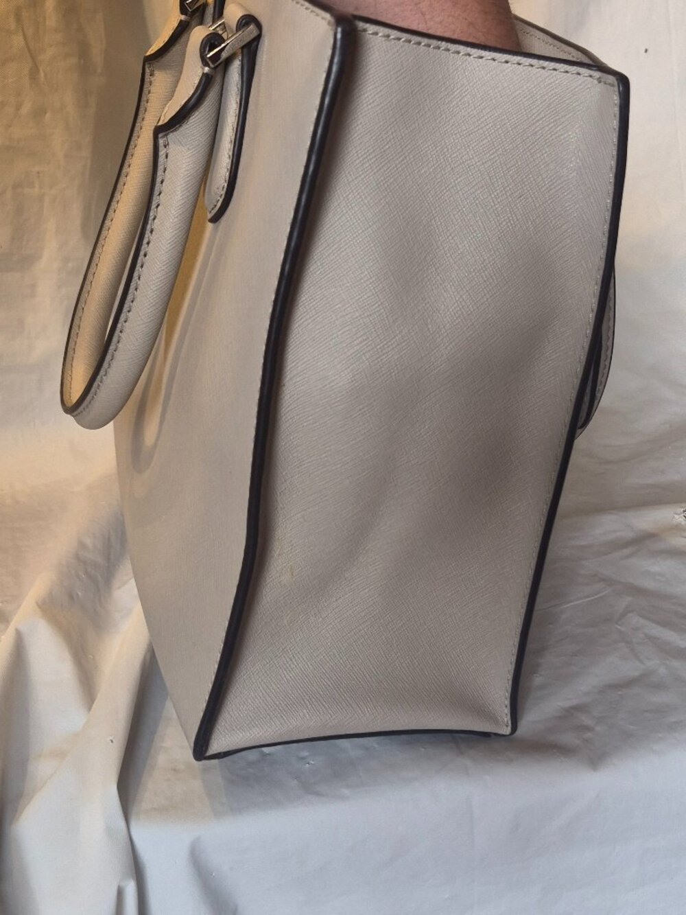 Micheal Kors Beige Bridgette Satchel Handbag - Picture 5 of 15